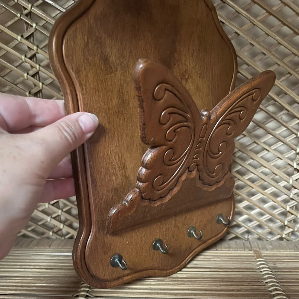 Vintage Wood Key and Mail Holder - Picture 2 of 7